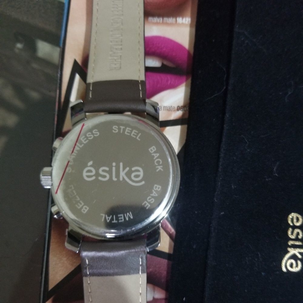 Watch - Picture 2 of 8